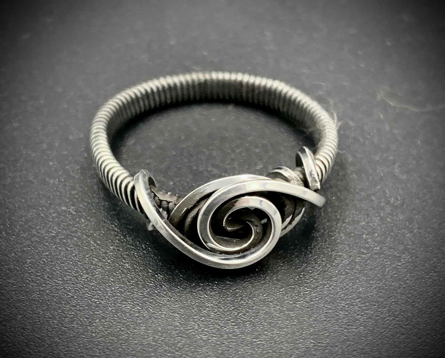 SPIRAL EYE WIRE WRAP RING - SIZE 9.5
