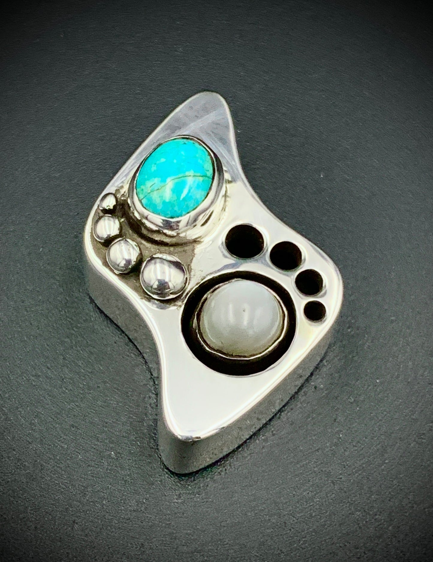 STEPS OF THE SEEKER PENDANT