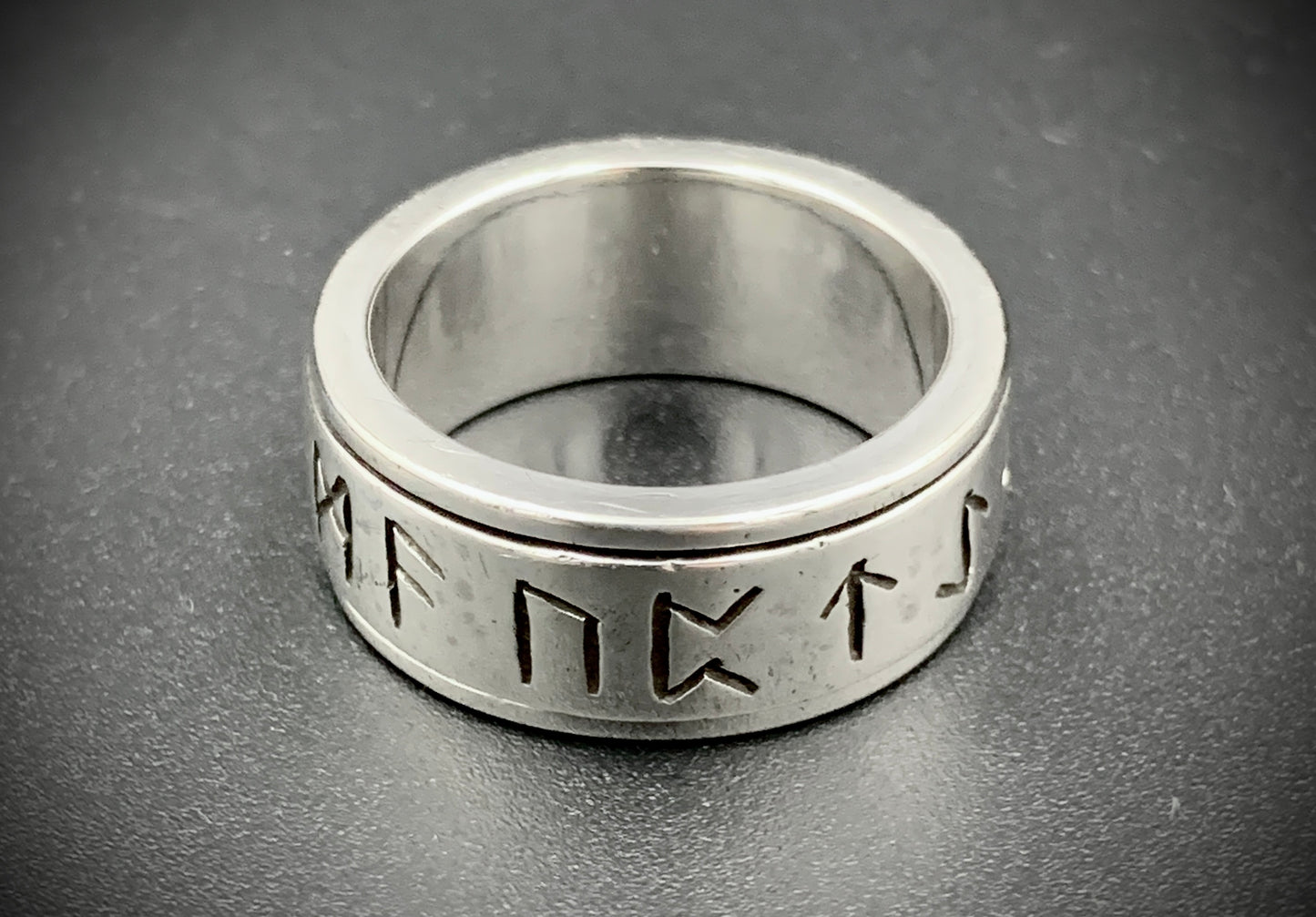 VIKING RUNE SPINNER RING - SIZE 10