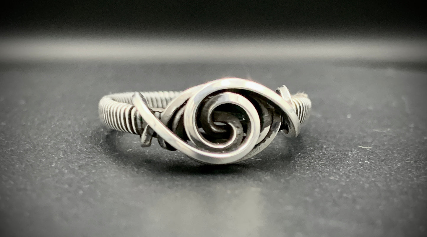SPIRAL EYE WIRE WRAP RING - SIZE 9.5