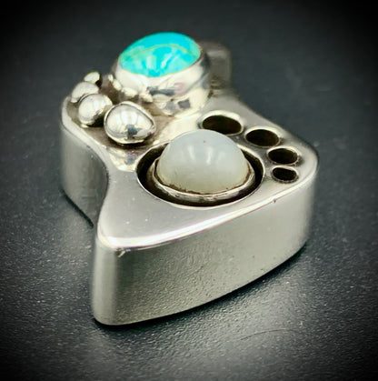 STEPS OF THE SEEKER PENDANT