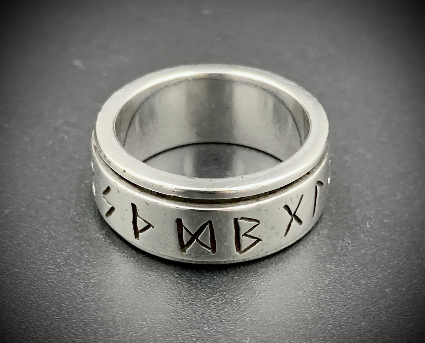VIKING RUNE SPINNER RING - SIZE 10