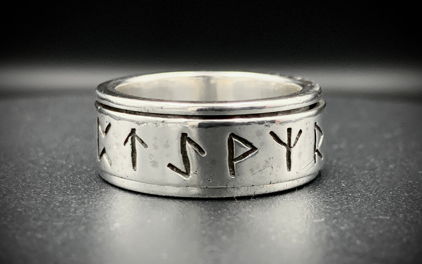 VIKING RUNE SPINNER RING - SIZE 10