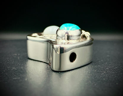 STEPS OF THE SEEKER PENDANT