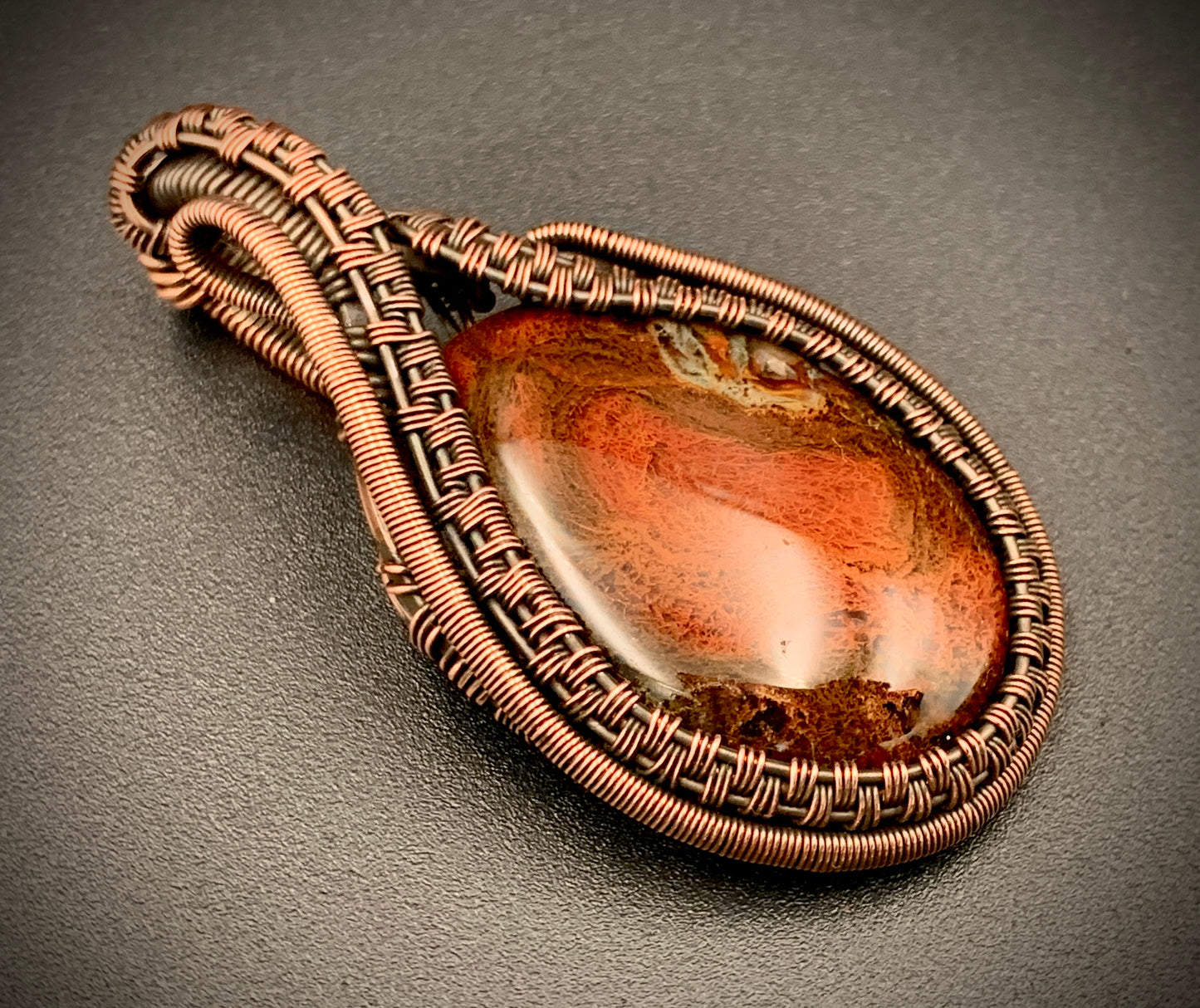 CRIMSON COMPANION WIRE WRAP PENDANT