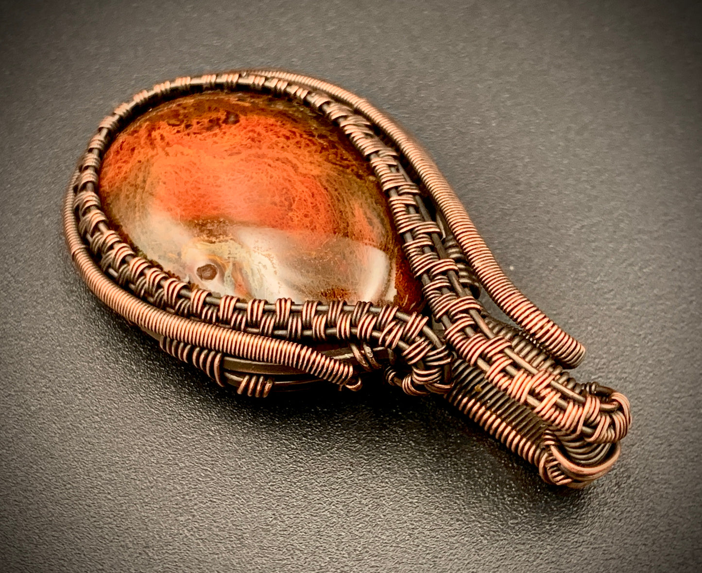 CRIMSON COMPANION WIRE WRAP PENDANT