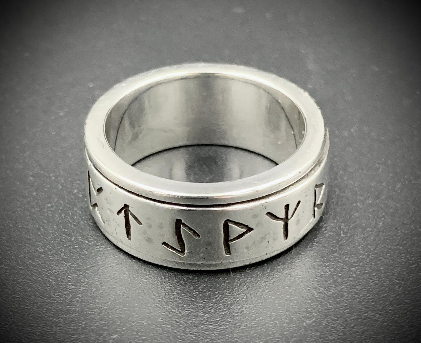 VIKING RUNE SPINNER RING - SIZE 10