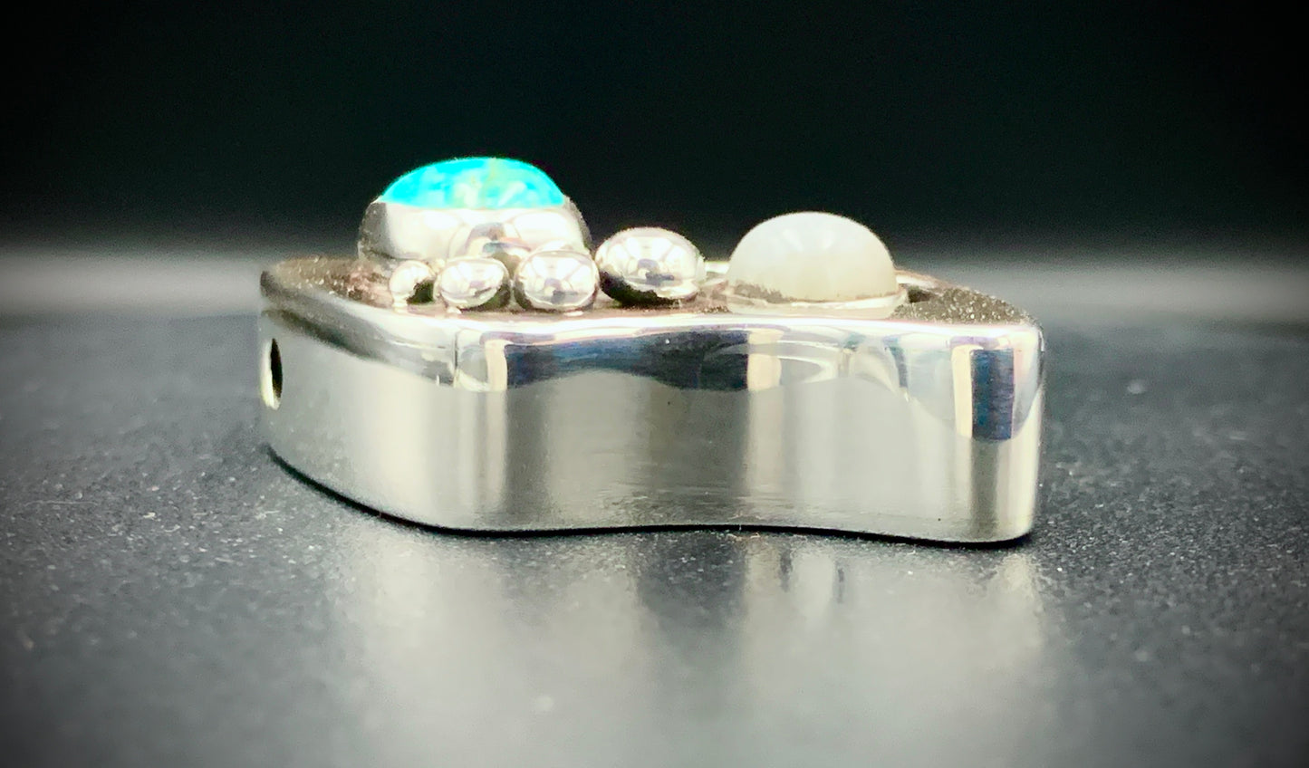 STEPS OF THE SEEKER PENDANT