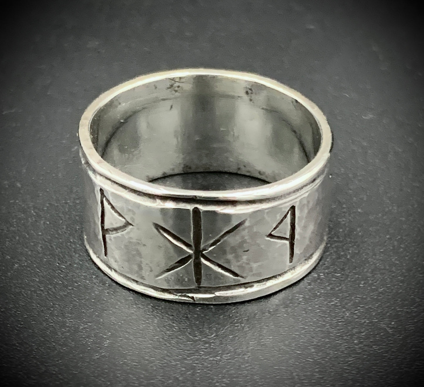HAMMERED VIKING RUNE RING - SIZE 9.5