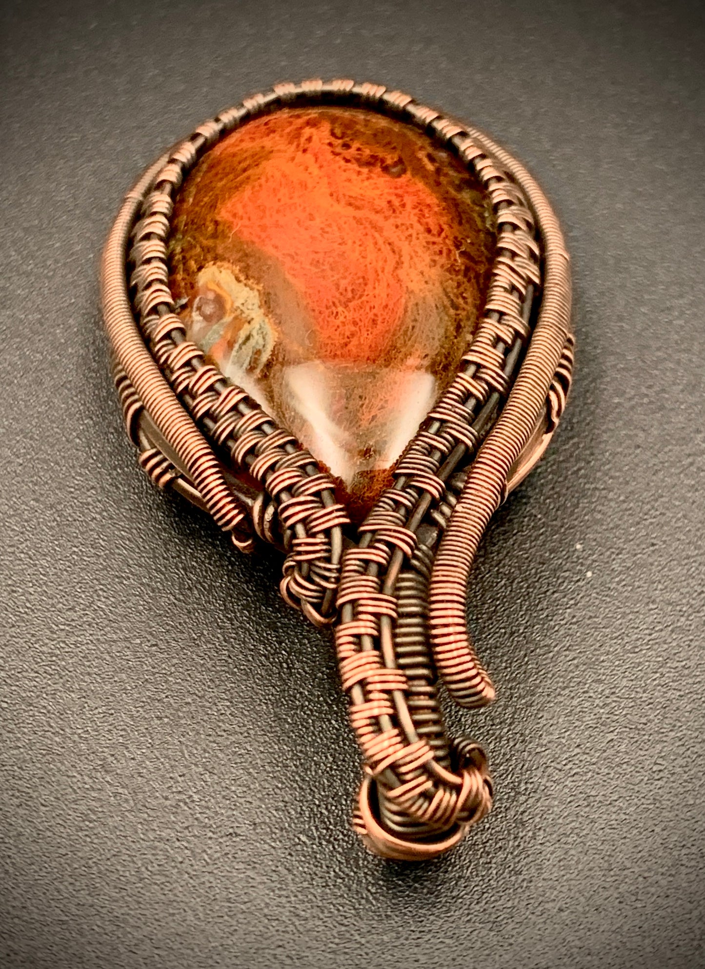 CRIMSON COMPANION WIRE WRAP PENDANT