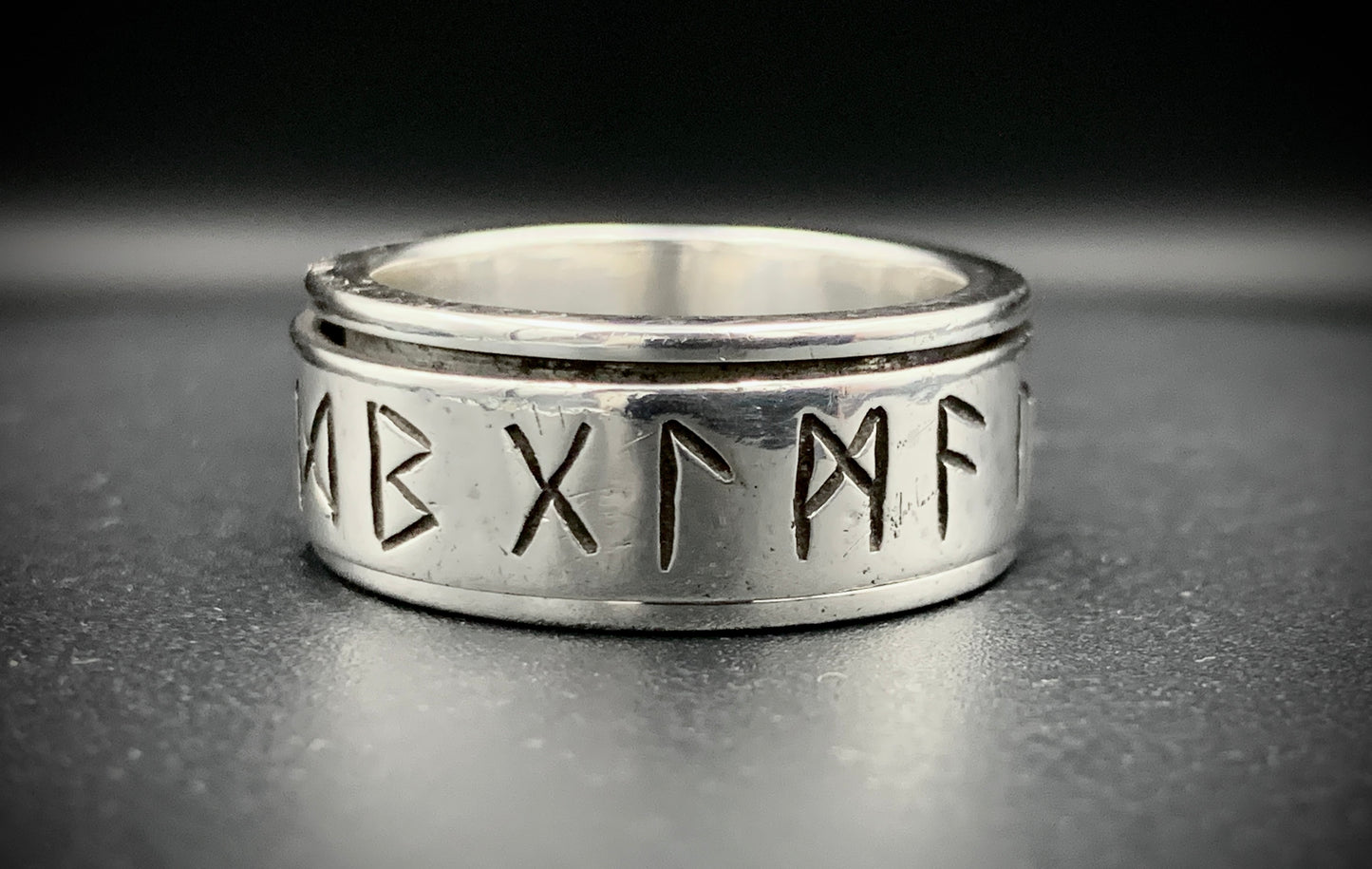 VIKING RUNE SPINNER RING - SIZE 10