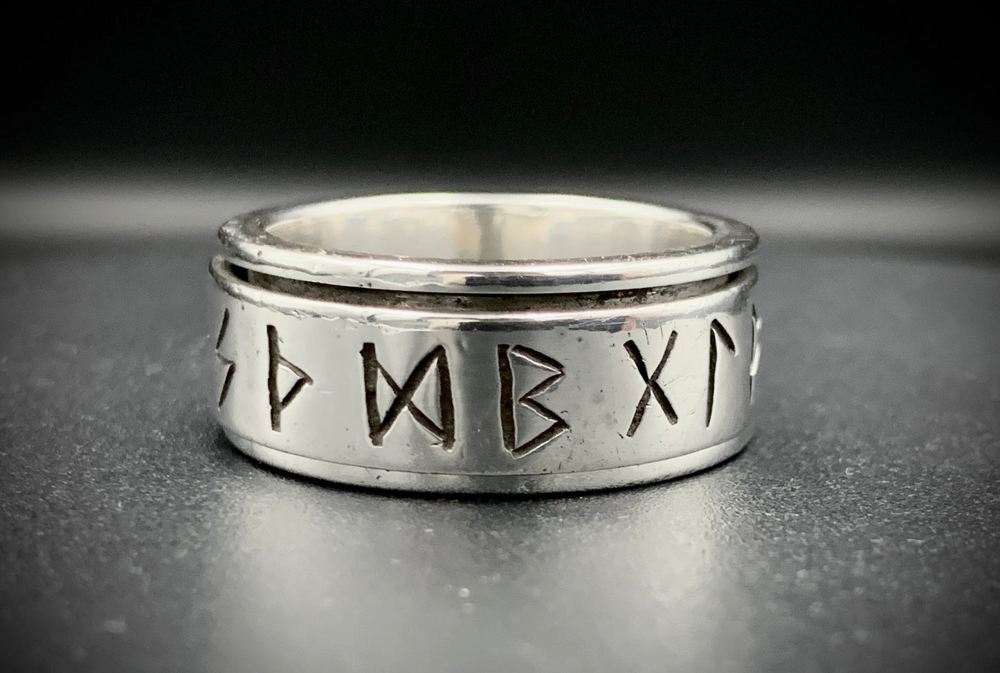 VIKING RUNE SPINNER RING - SIZE 10