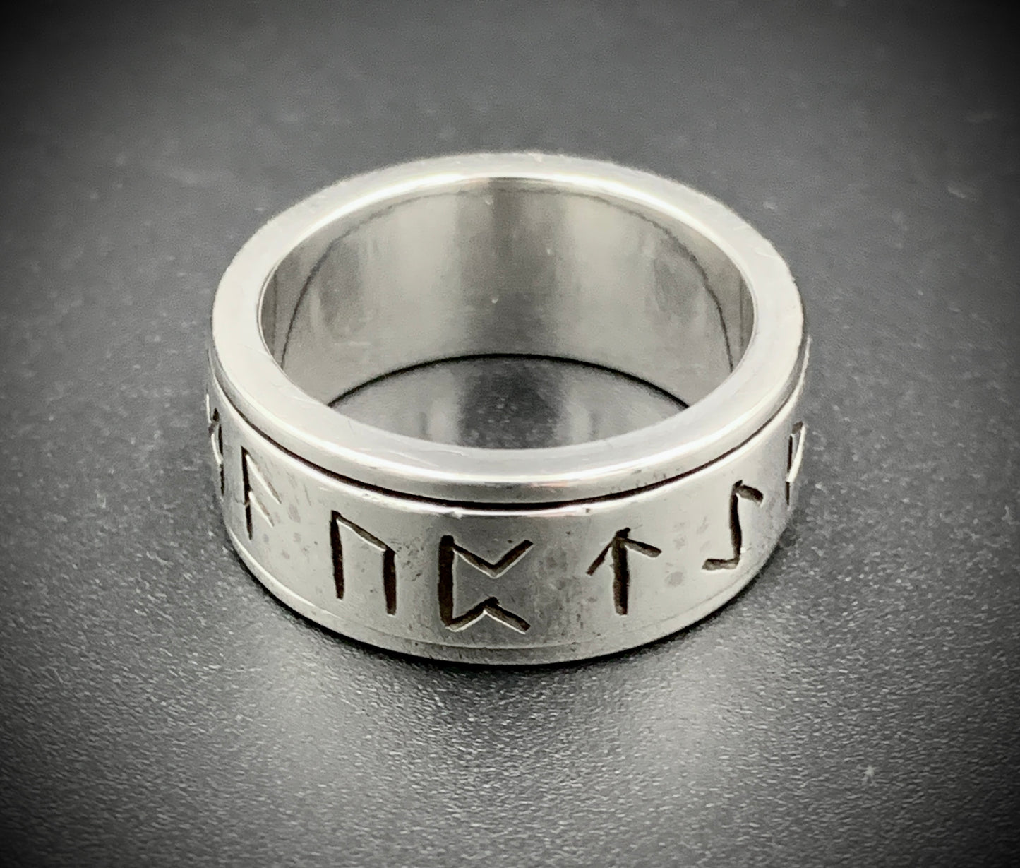 VIKING RUNE SPINNER RING - SIZE 10