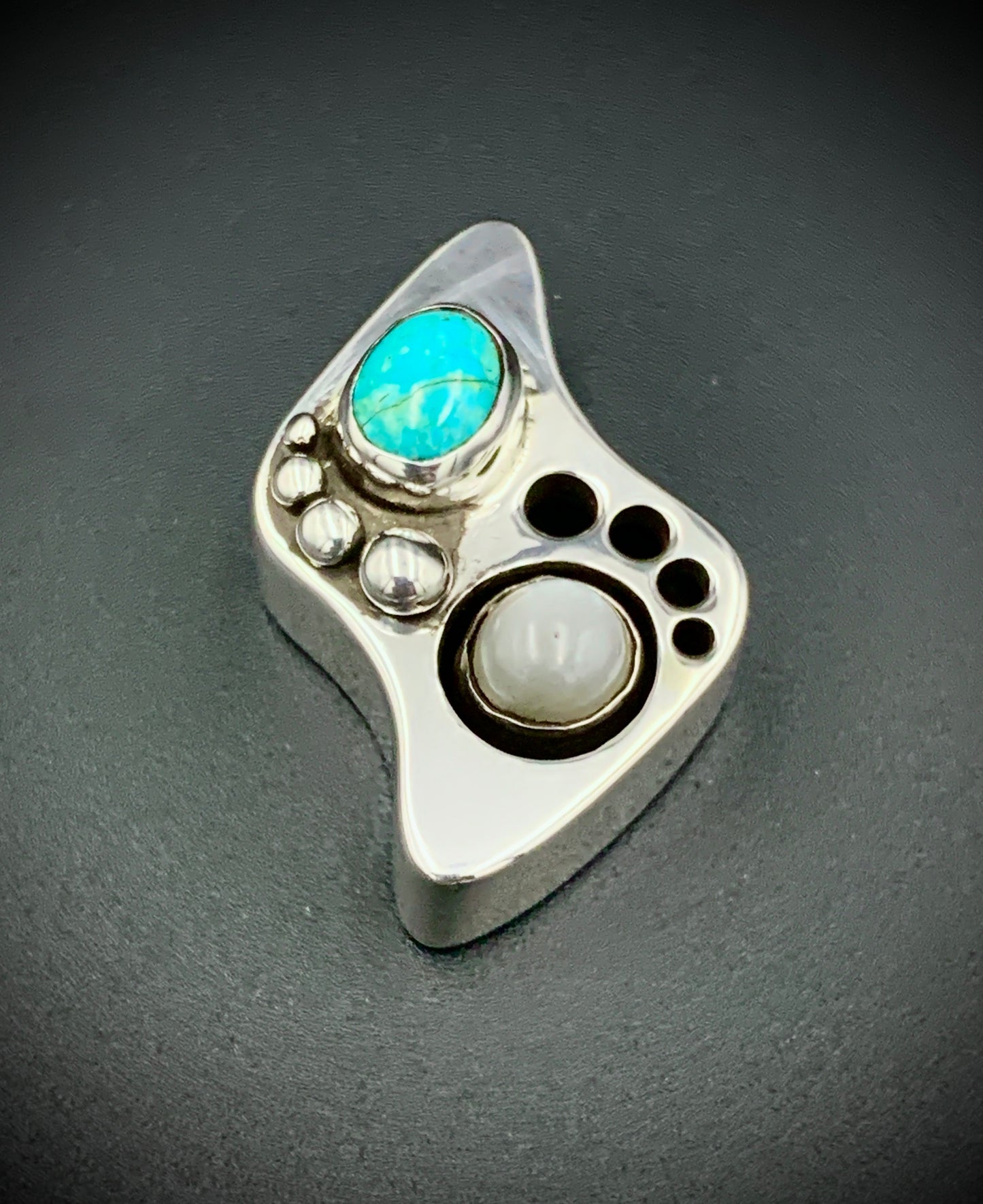 STEPS OF THE SEEKER PENDANT