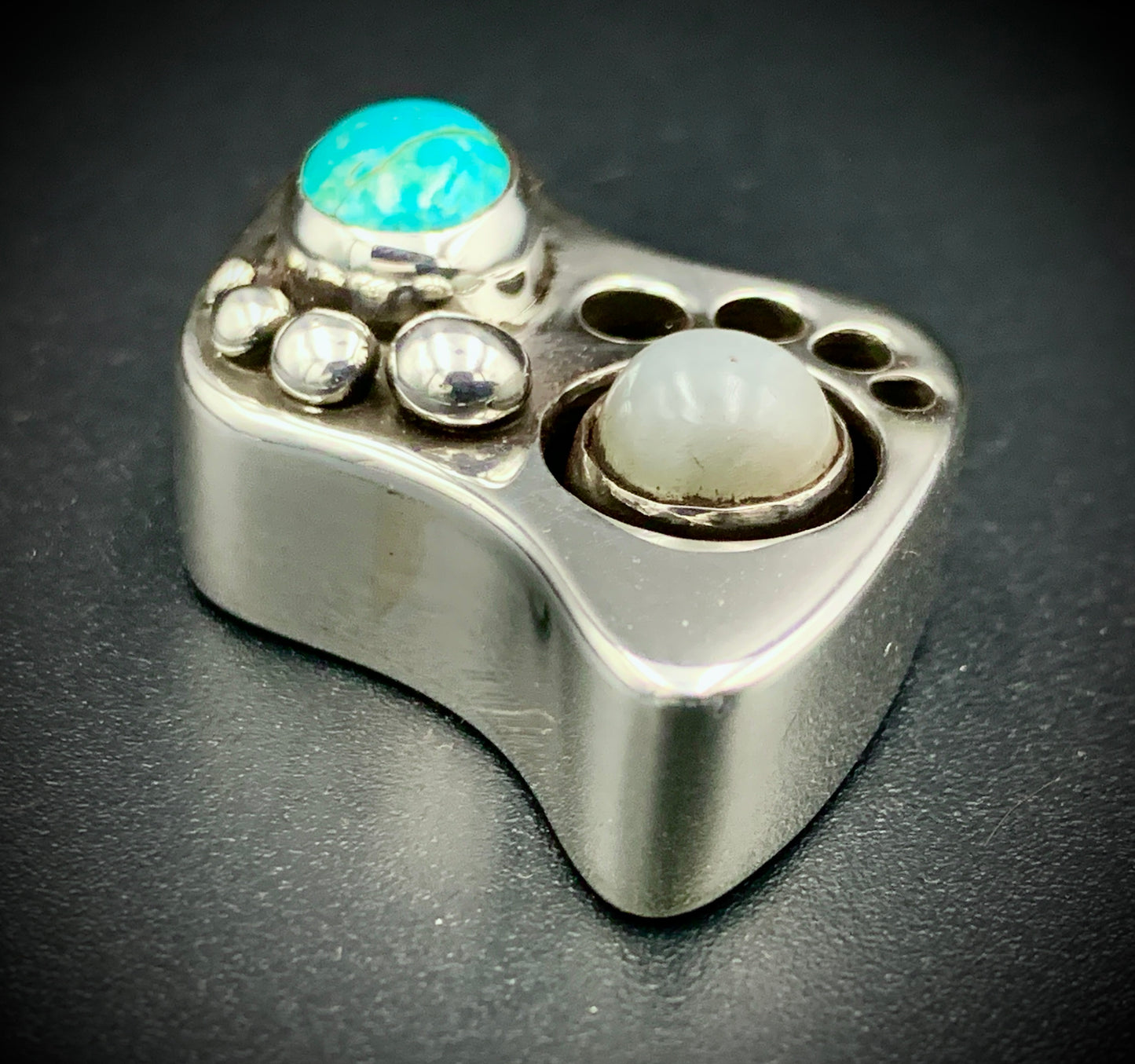 STEPS OF THE SEEKER PENDANT