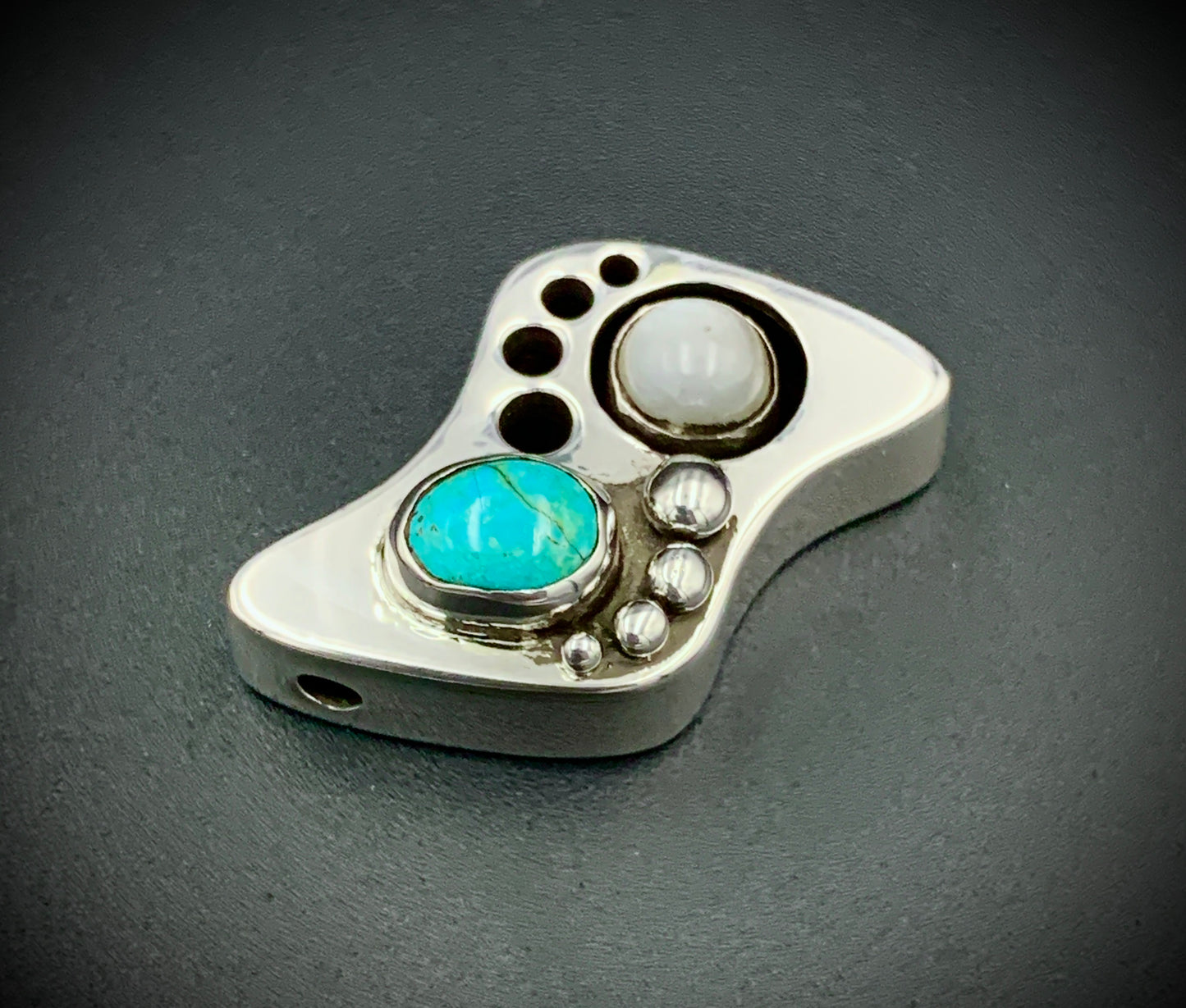 STEPS OF THE SEEKER PENDANT