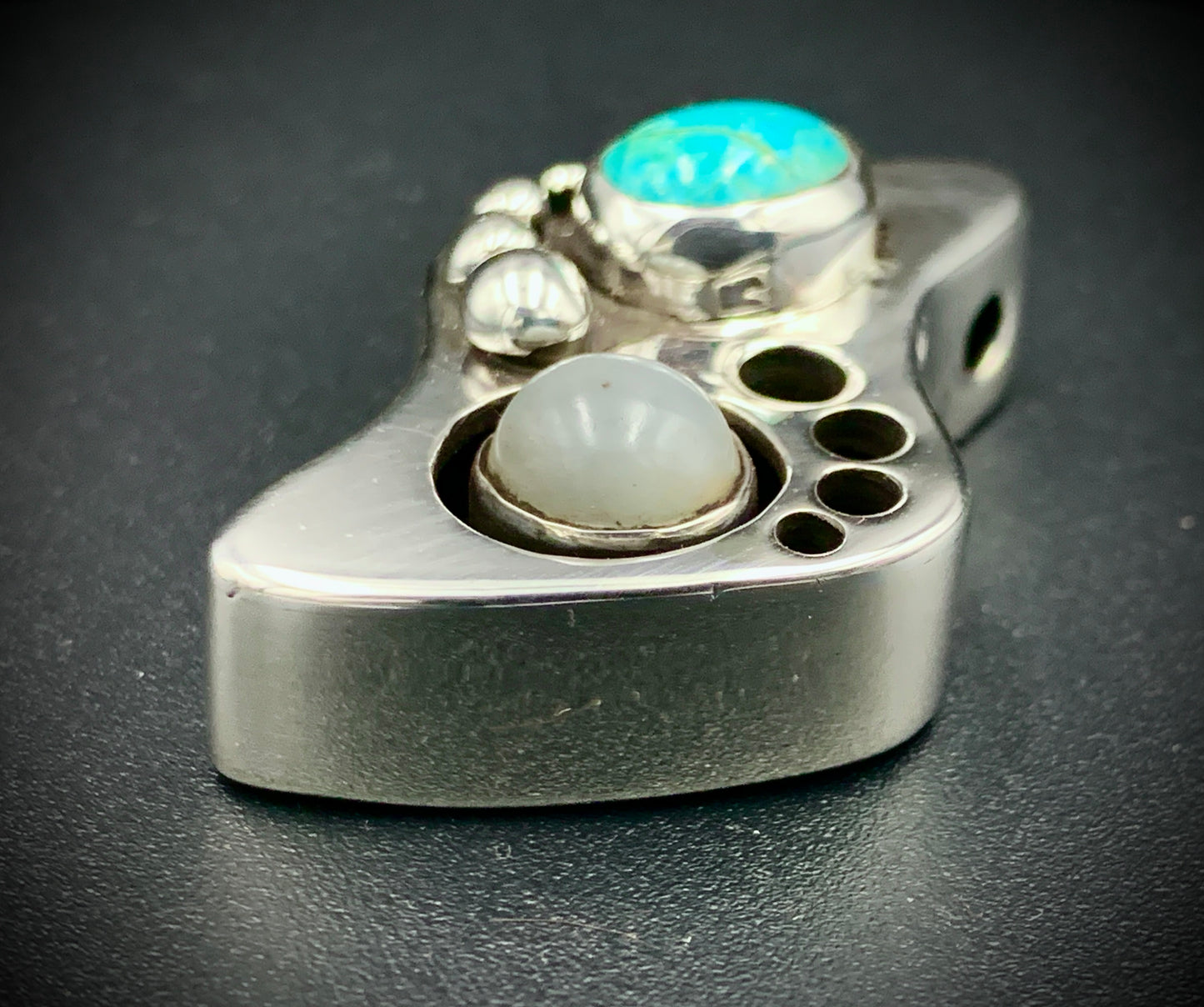 STEPS OF THE SEEKER PENDANT