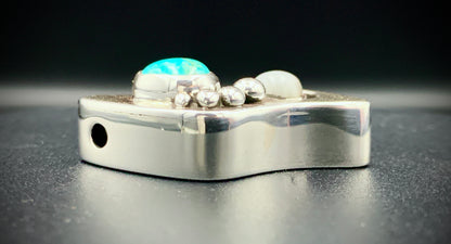 STEPS OF THE SEEKER PENDANT