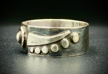 SILVER EYE RING - SIZE 8