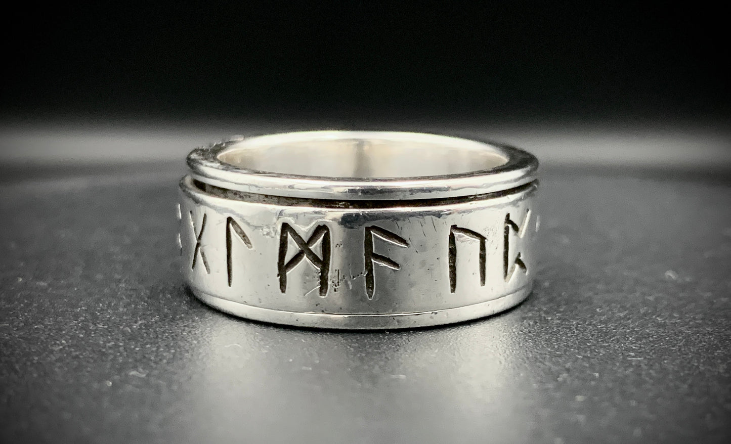 VIKING RUNE SPINNER RING - SIZE 10