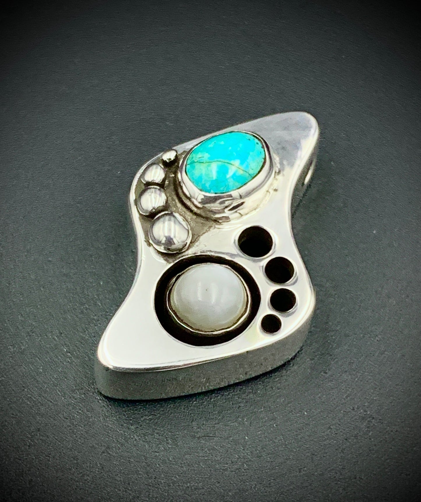 STEPS OF THE SEEKER PENDANT