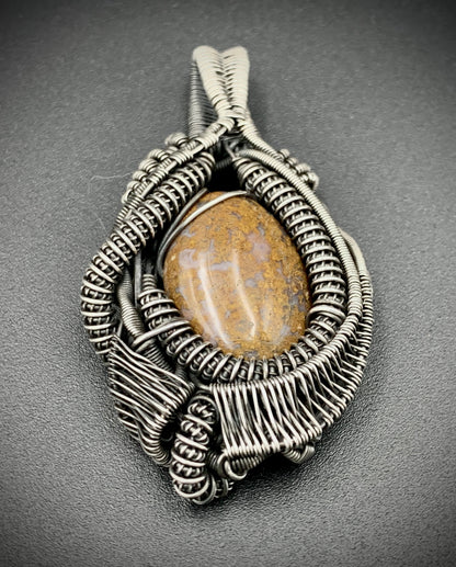 DESERT DREAMER WIRE WRAP PENDANT