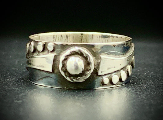 SILVER EYE RING - SIZE 8