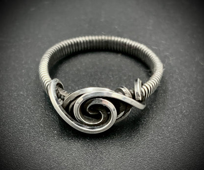 SPIRAL EYE WIRE WRAP RING - SIZE 9.5