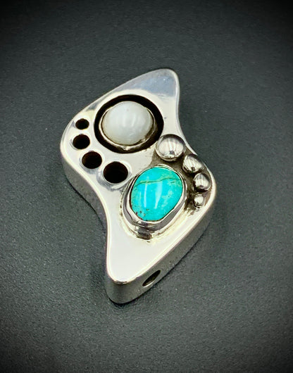 STEPS OF THE SEEKER PENDANT