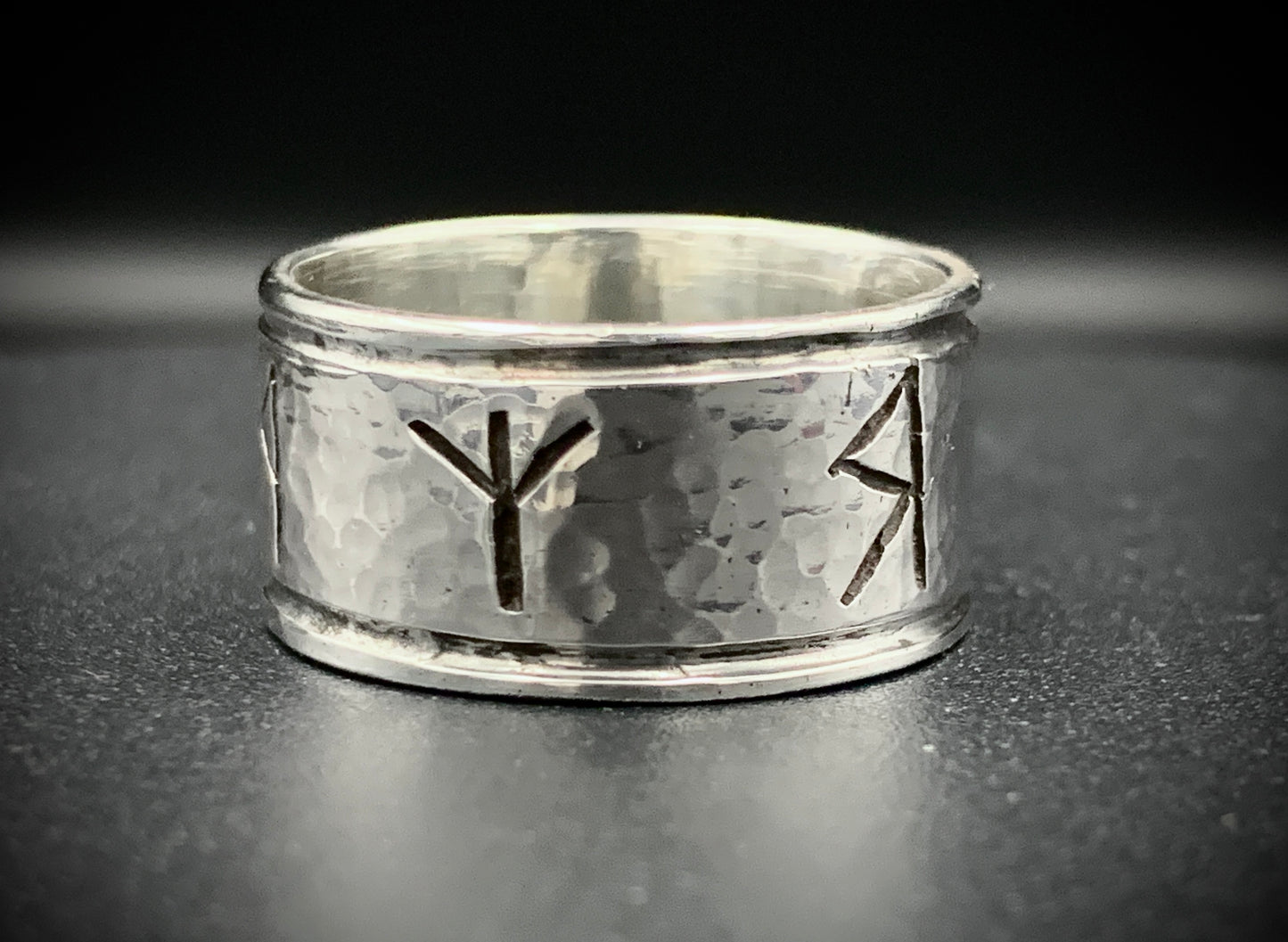 HAMMERED VIKING RUNE RING - SIZE 9.5